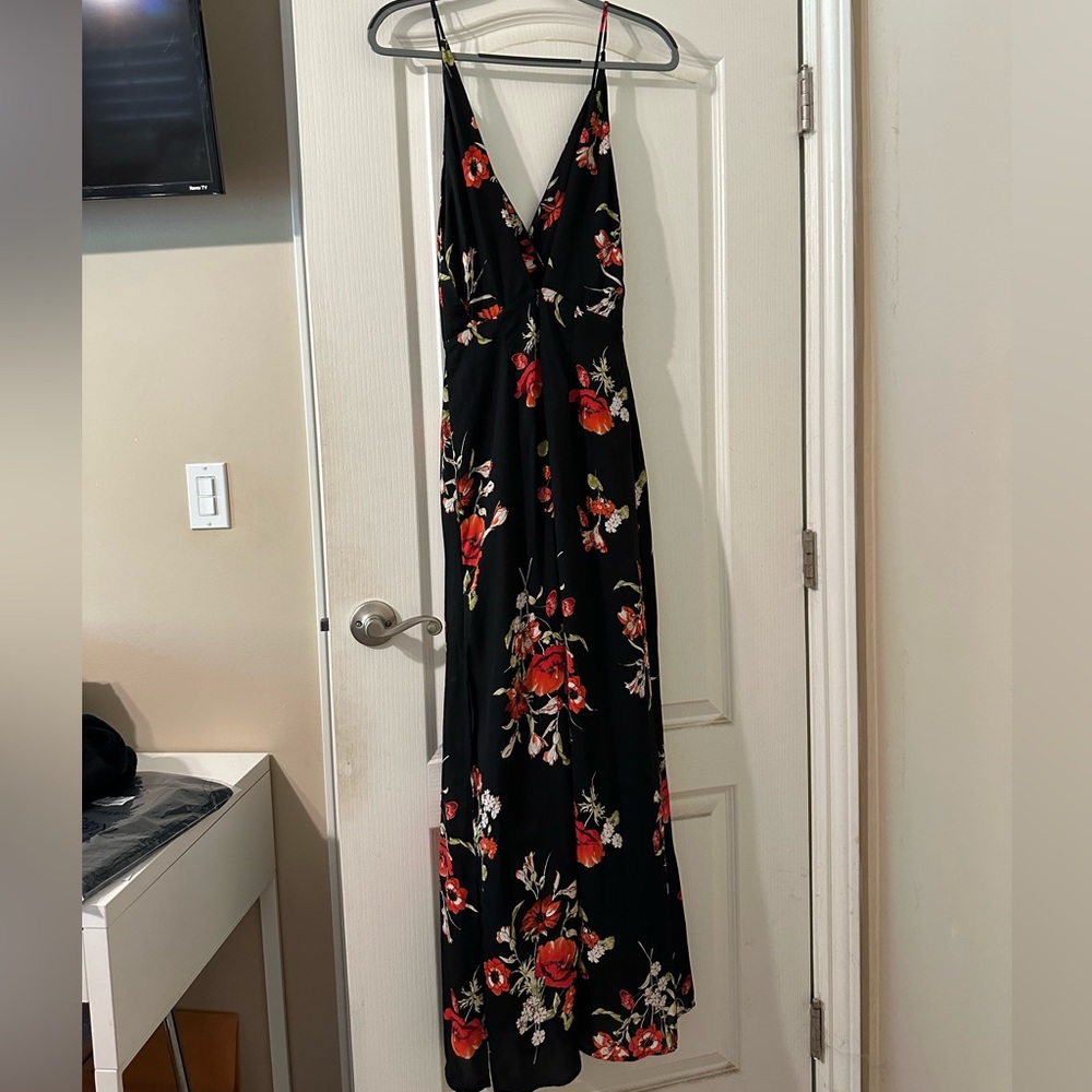Lush Black Floral Maxi Dress | Size: Medium
